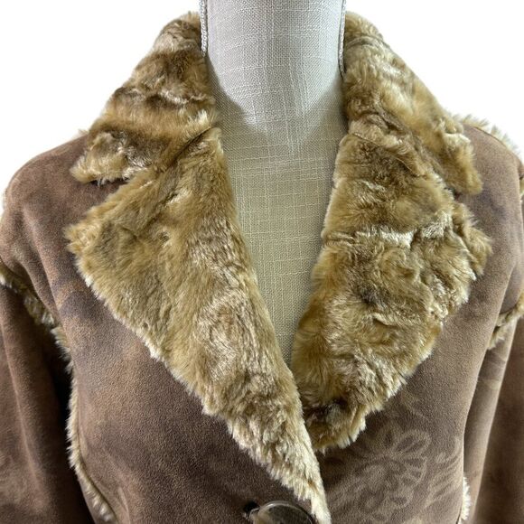 Chico's Faux Fur Coat Sz Small / US 4 Soft Cozy Boho Southwest - Picture 2 of 16